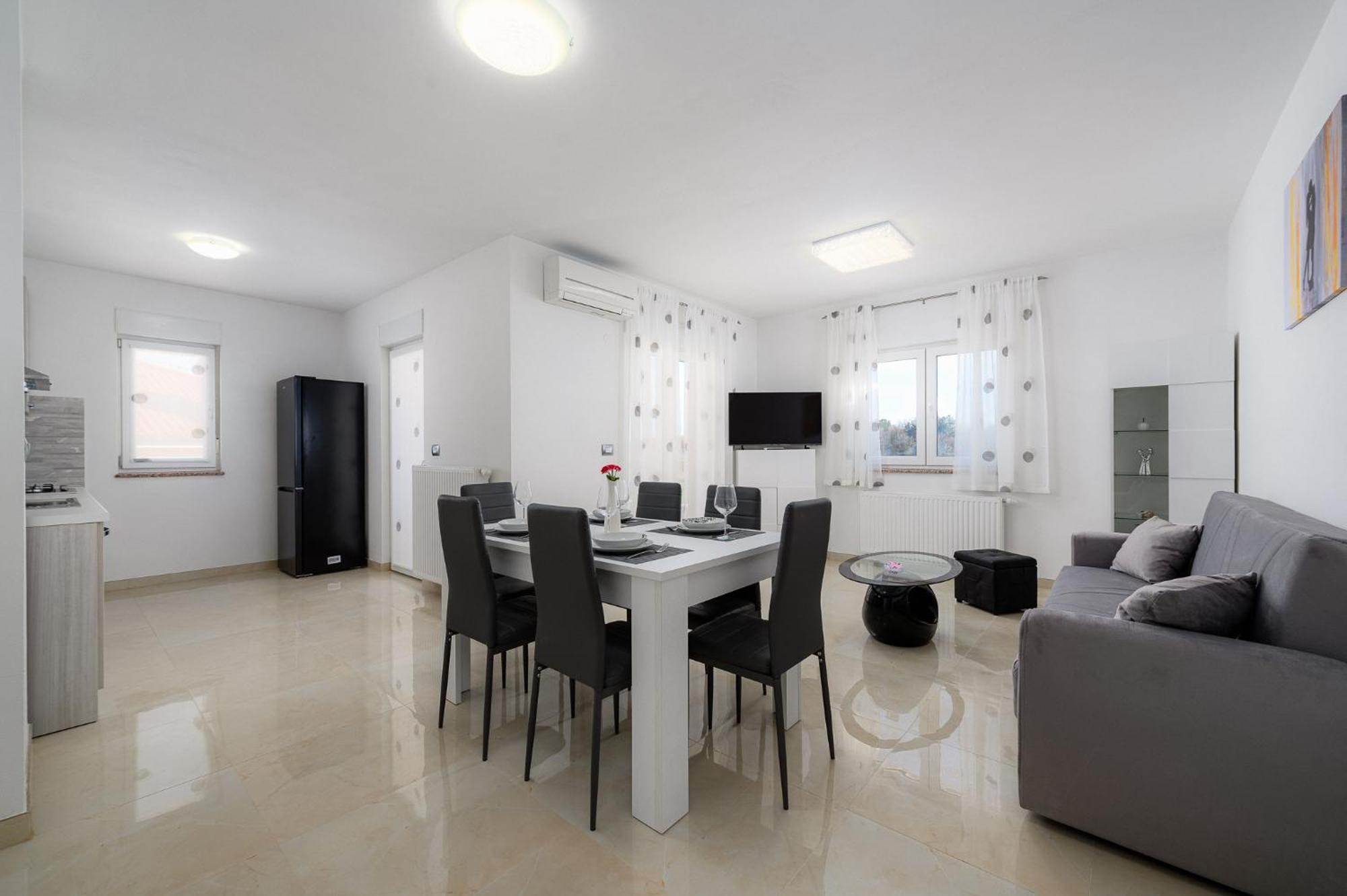 Stancija Amorozo 5 - Apartment N. 7 Пореч Екстериор снимка