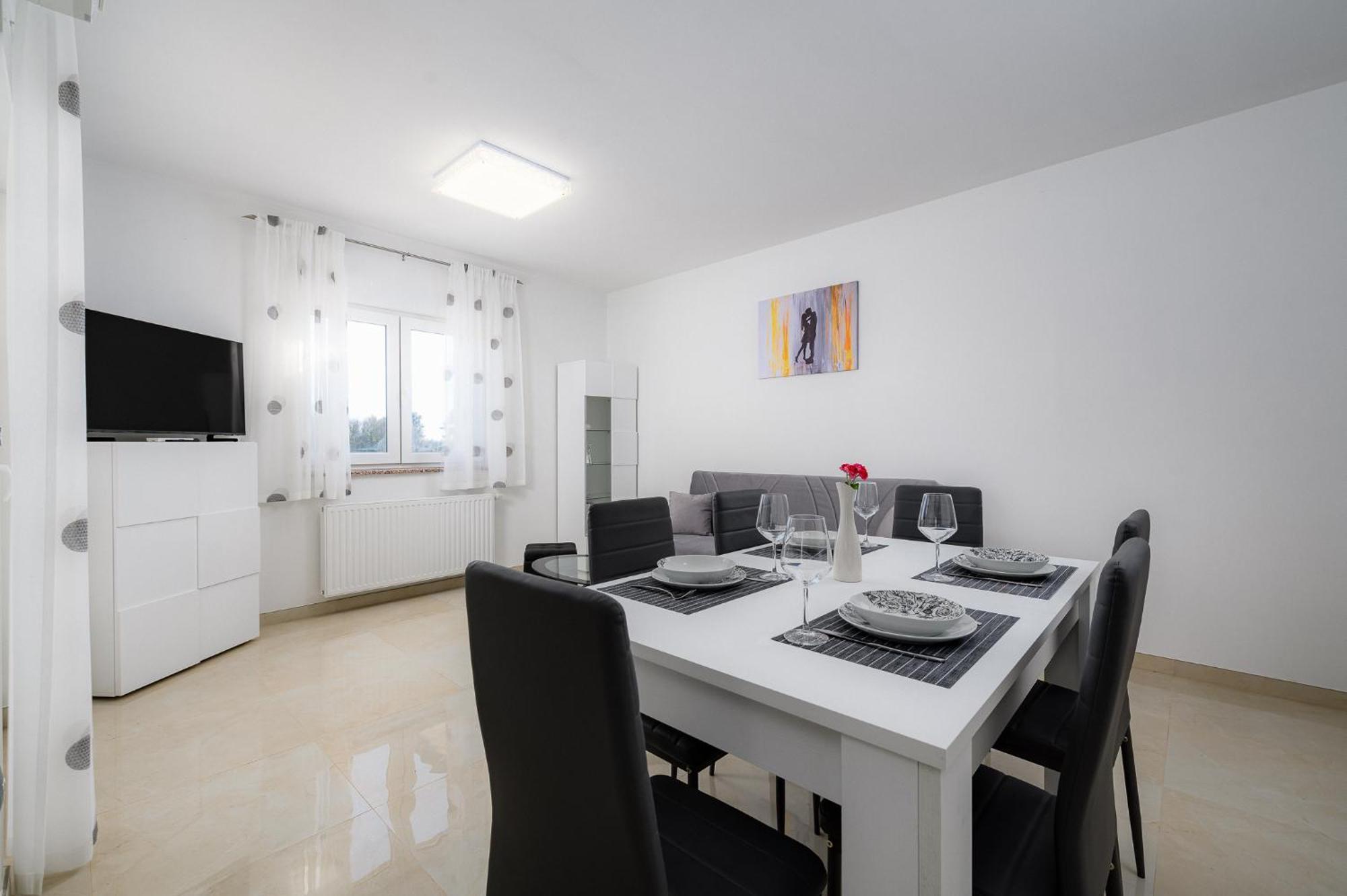 Stancija Amorozo 5 - Apartment N. 7 Пореч Екстериор снимка