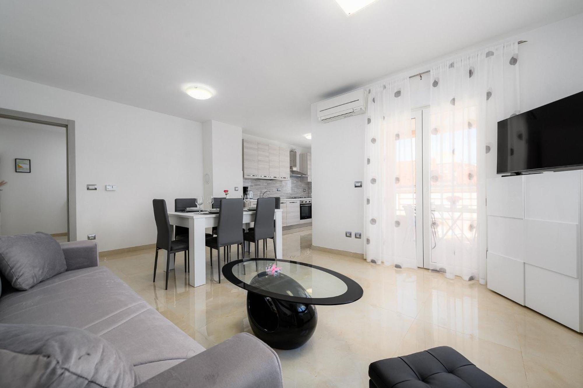 Stancija Amorozo 5 - Apartment N. 7 Пореч Екстериор снимка