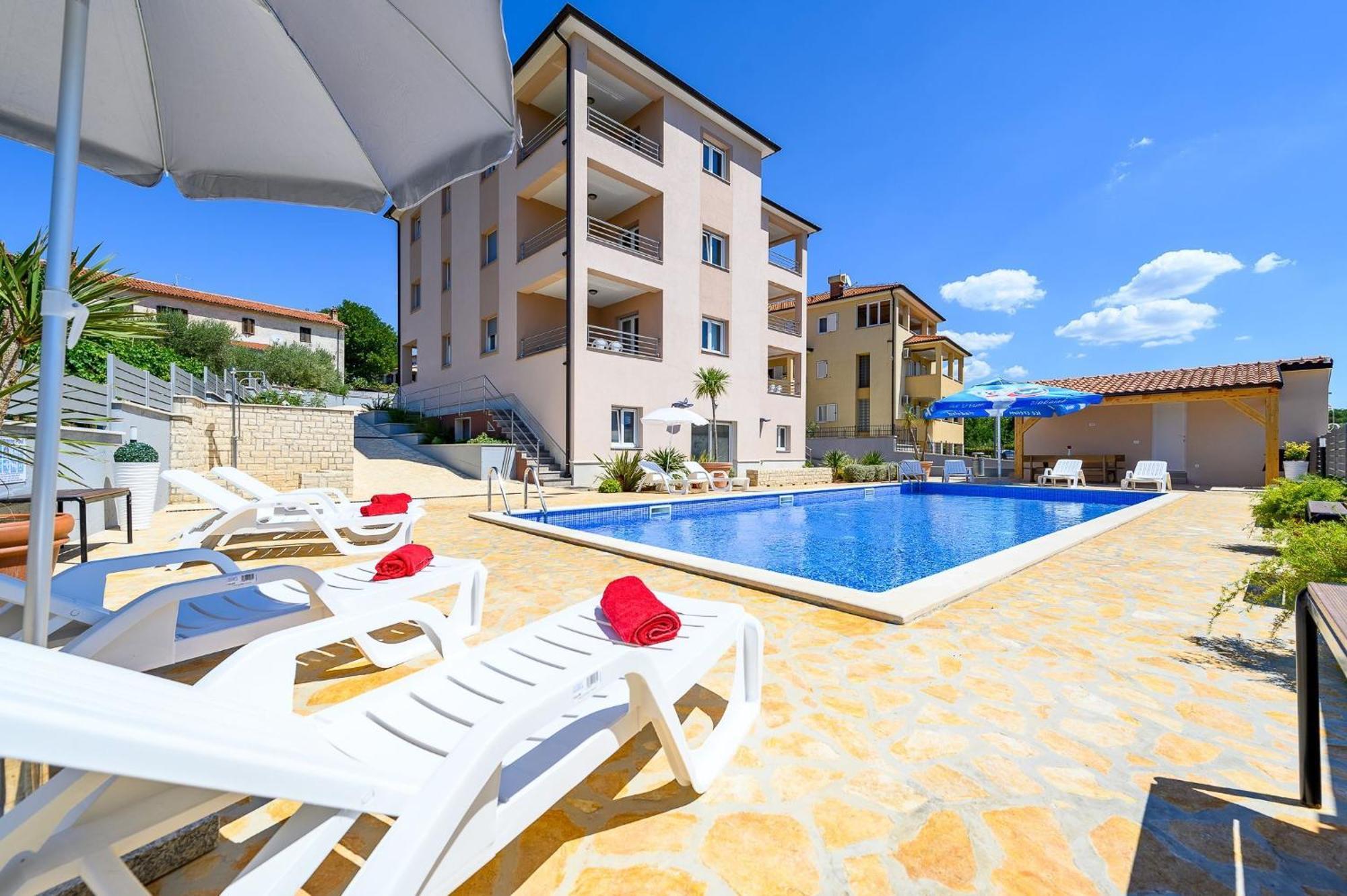 Stancija Amorozo 5 - Apartment N. 7 Пореч Екстериор снимка